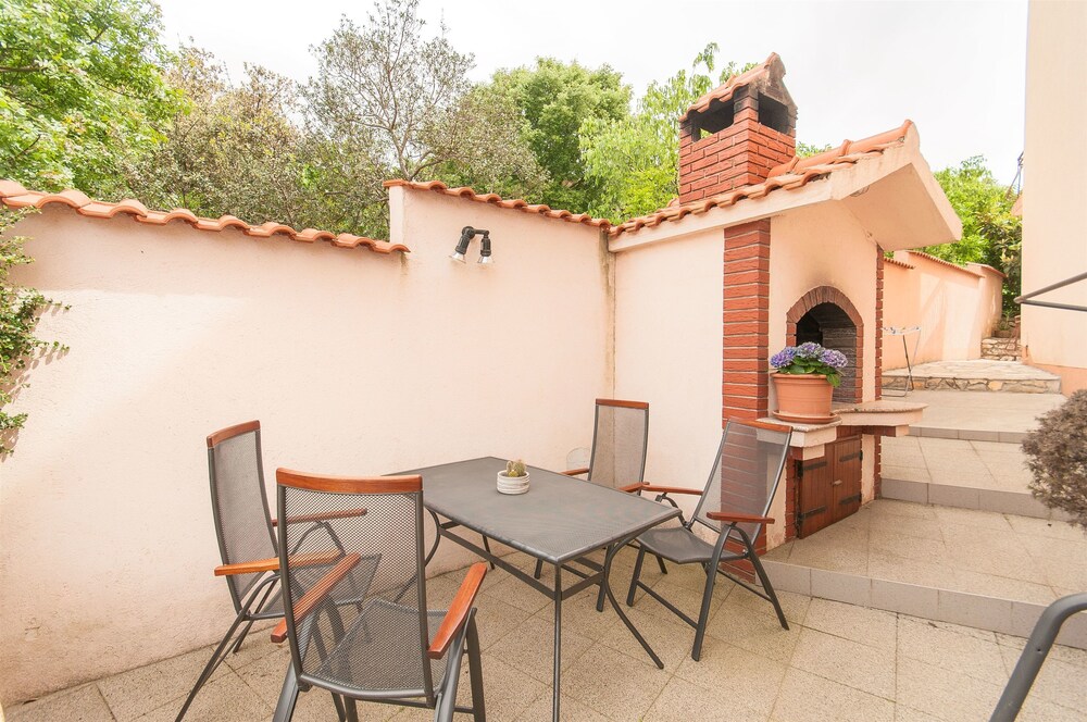 Apartments and Room Danijel
