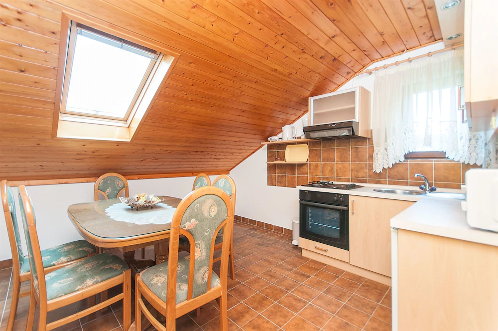 Apartments and Room Danijel