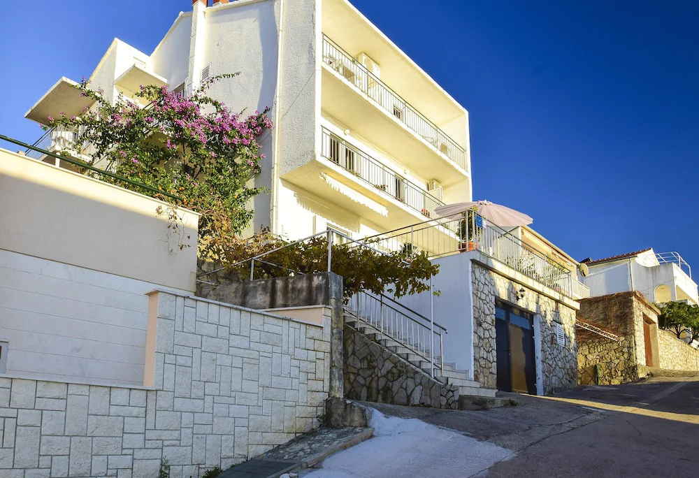 Apartments Radojka