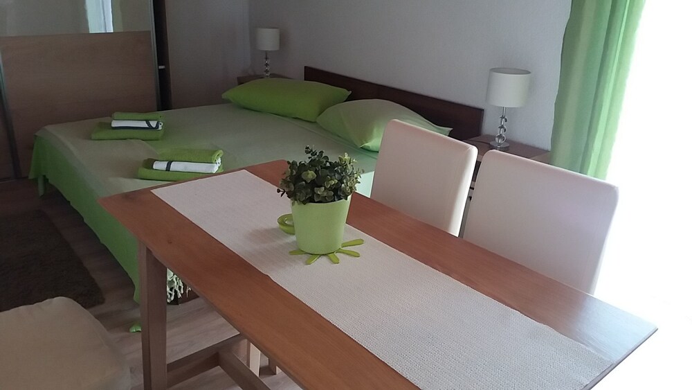 Apartments Snjezana