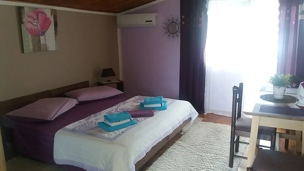 Apartments Snjezana