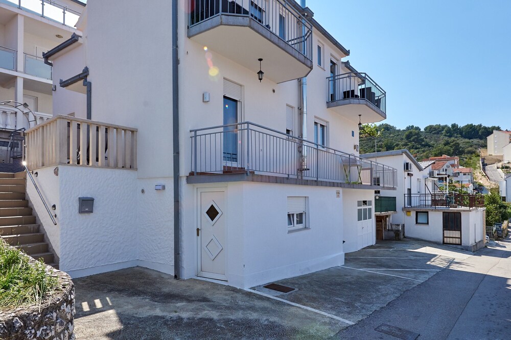 Apartmani Knezovic