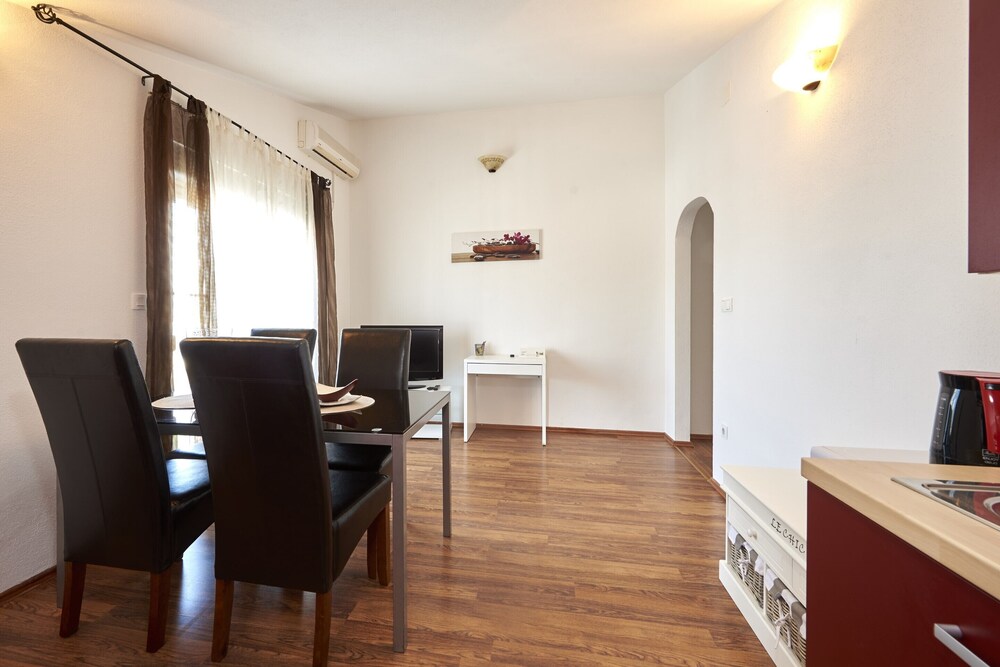 Apartmani Knezovic