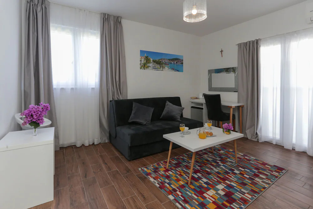 Apartment and Rooms Villa Niko