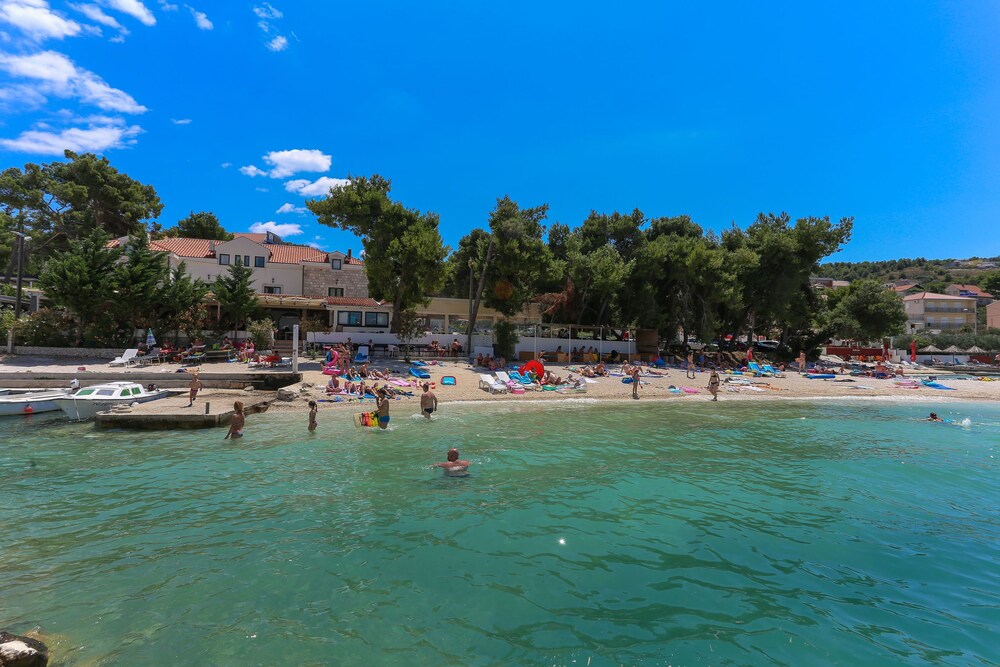 Apartment and Rooms Villa Niko