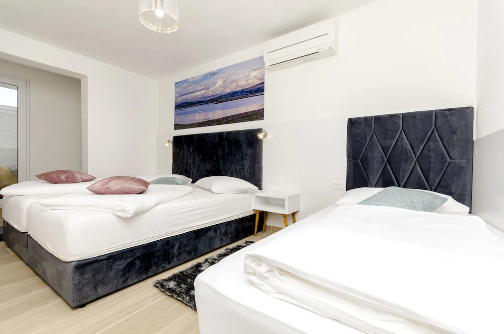 Apartment and Rooms Villa Niko