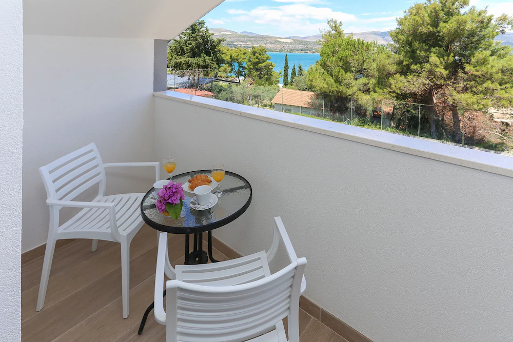 Apartment and Rooms Villa Niko