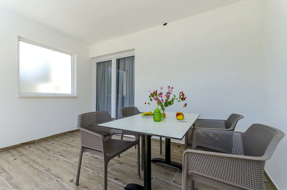 Apartment and Rooms Villa Niko