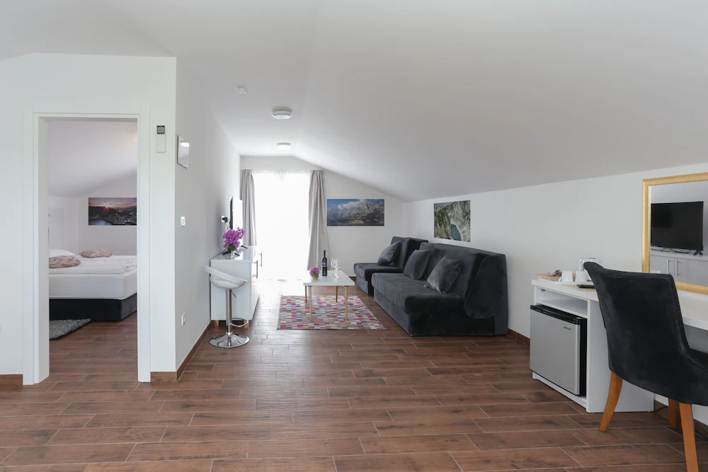 Apartment and Rooms Villa Niko