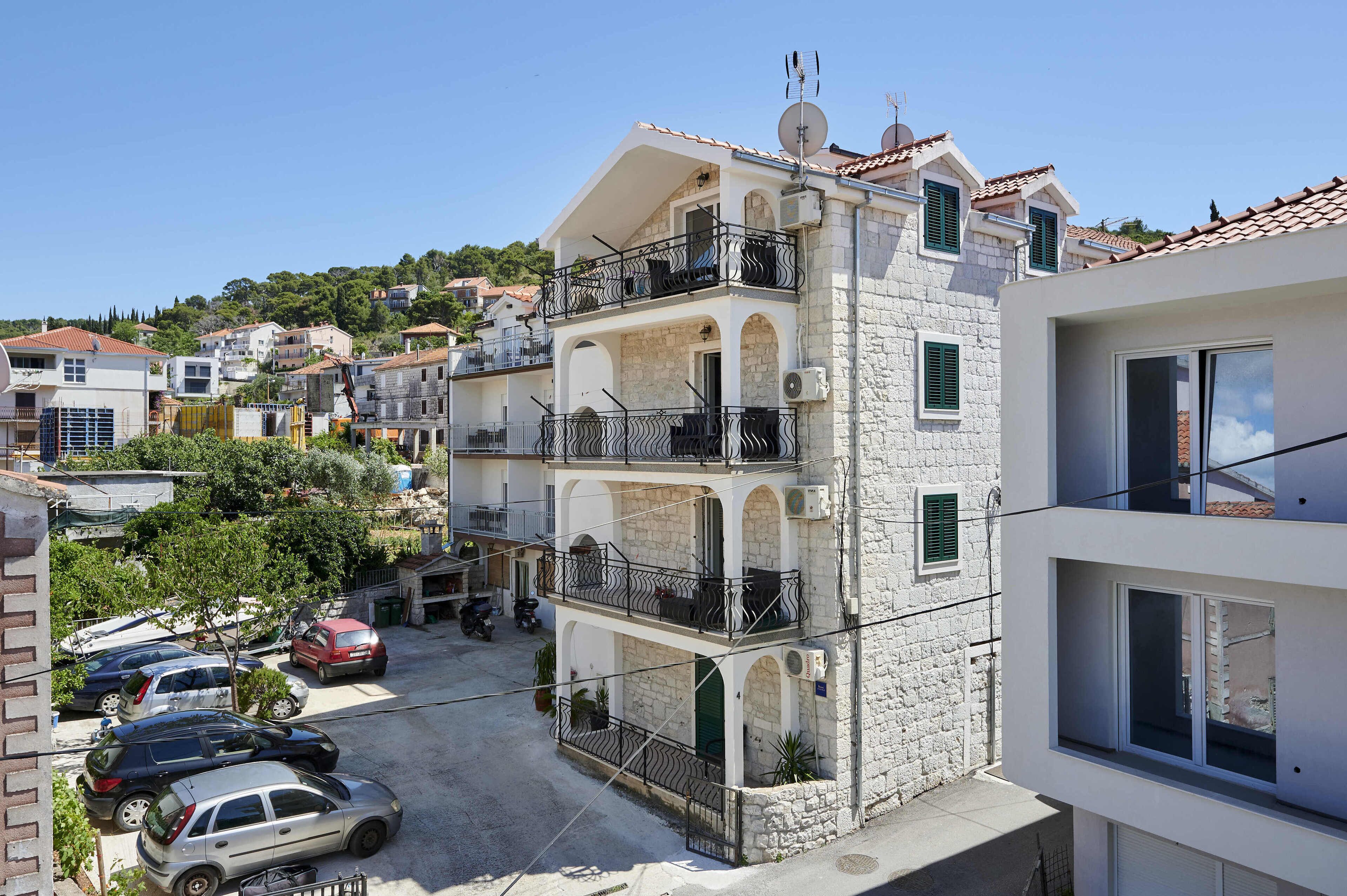 Apartments & Rooms Žaja
