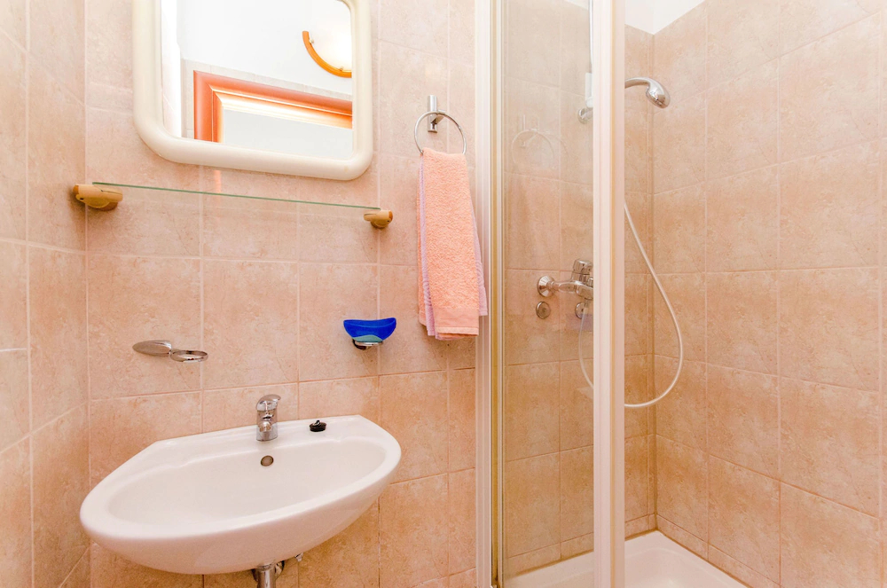 Apartments And Rooms Iva