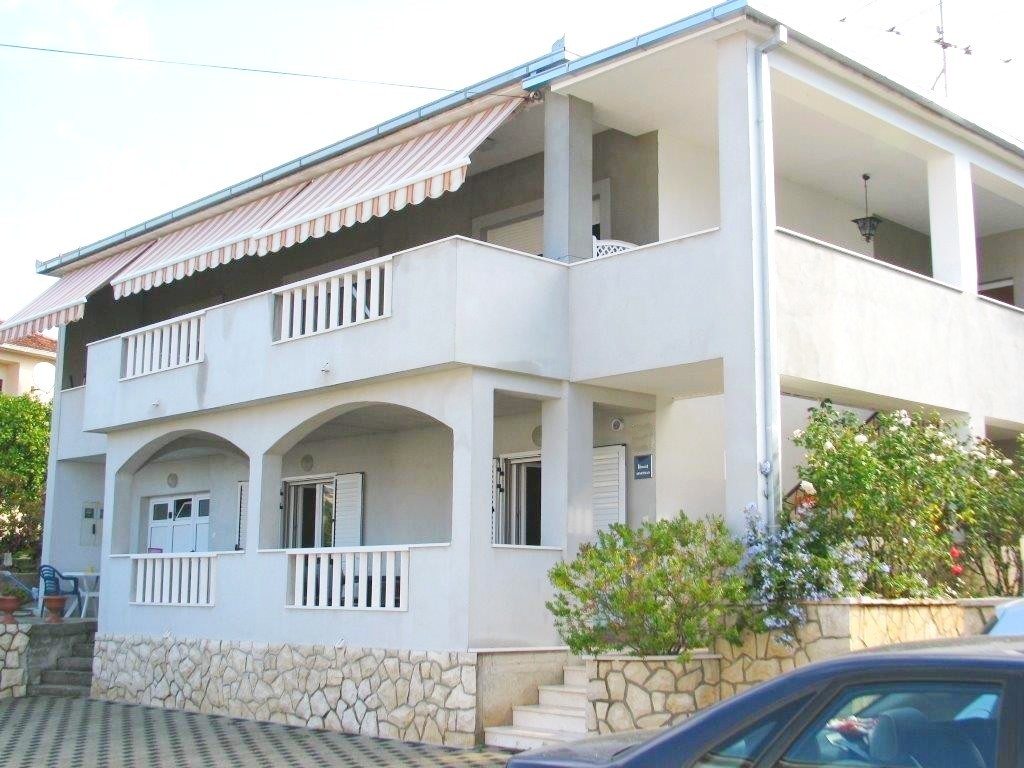 Apartments Bareta