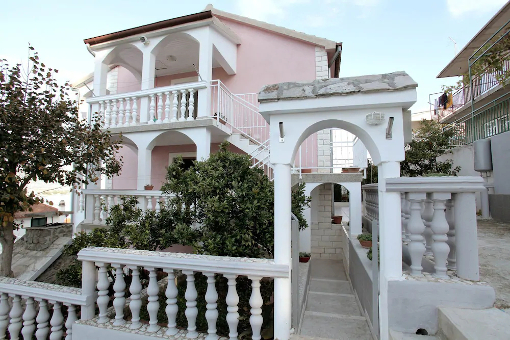 Apartments Iva