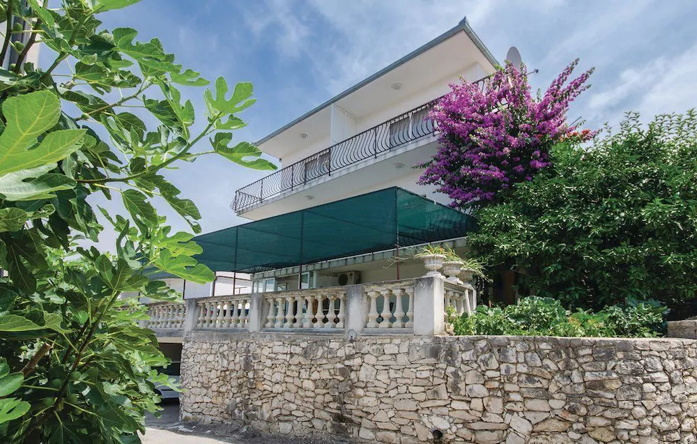 Apartments Ljubomir