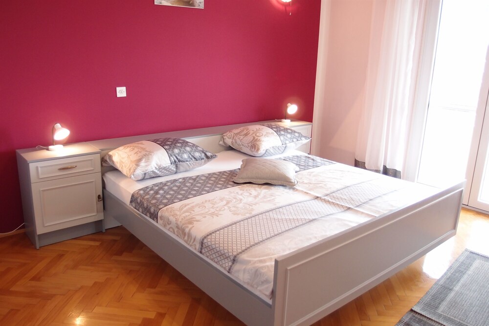 Apartments Mira