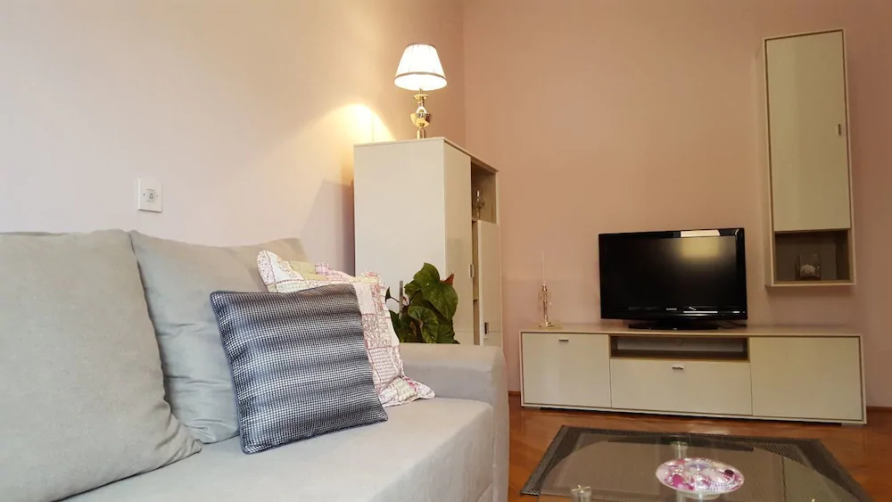 Apartments Mira