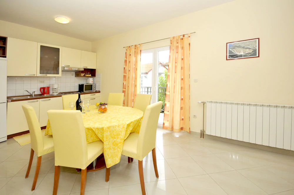 Apartments Roza