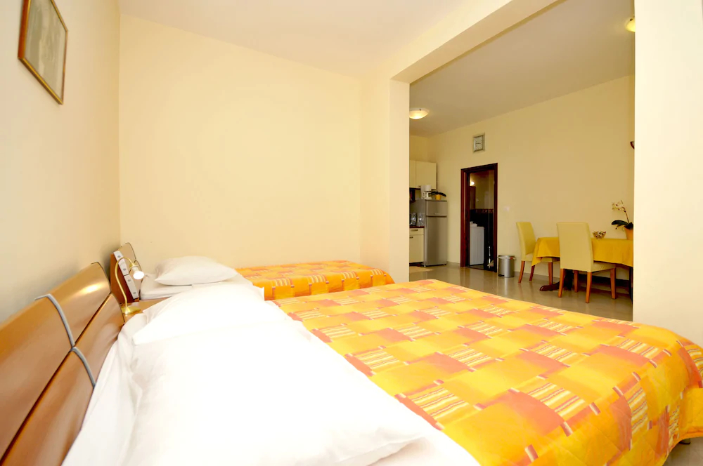 Apartments Roza