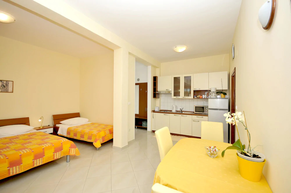 Apartments Roza