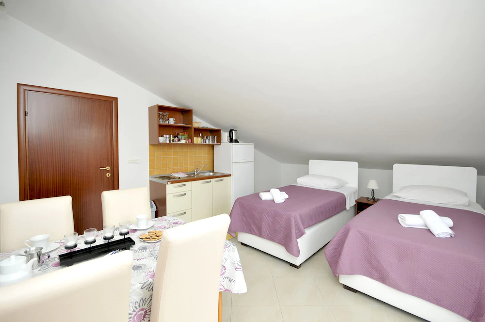 Apartments Roza