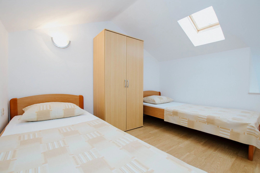 Apartments Vrlika