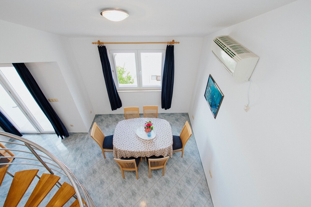 Apartments Vrlika