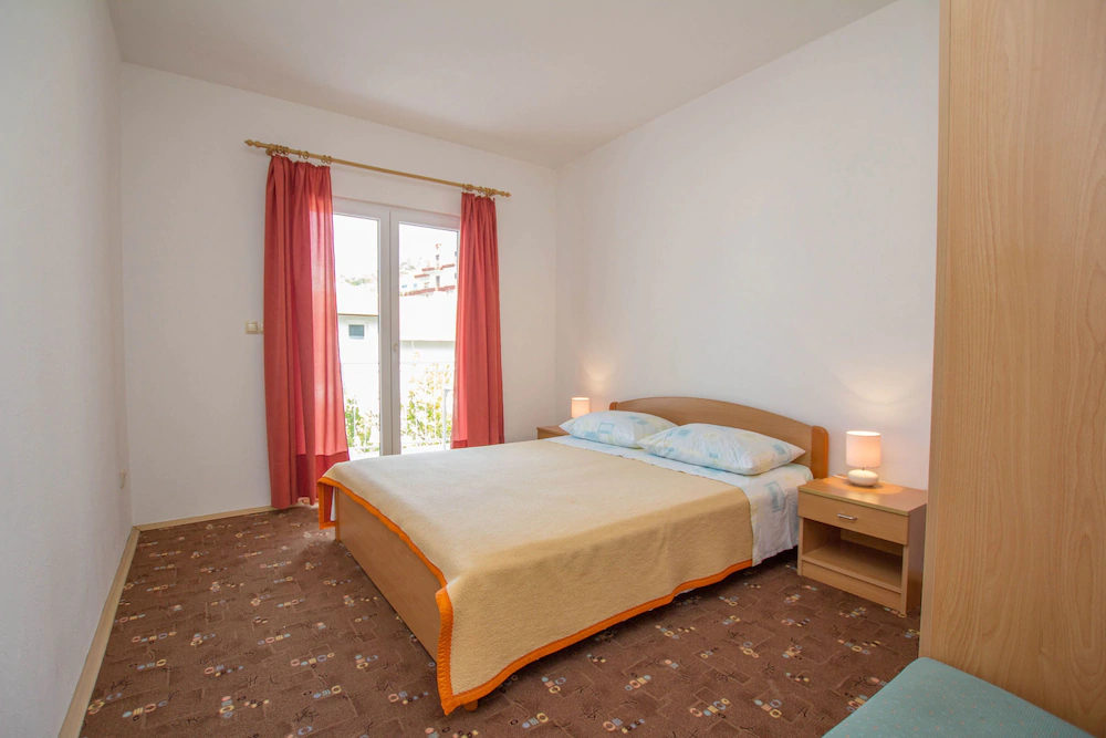 Apartments Vrlika