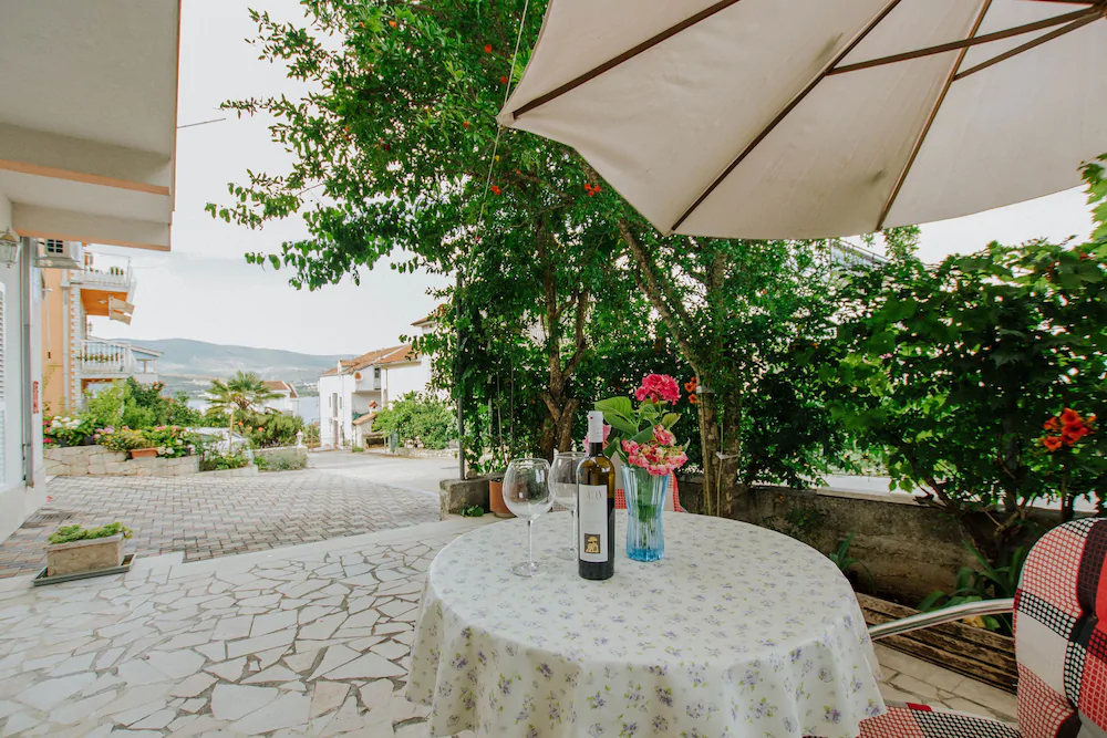 Apartments Vrlika