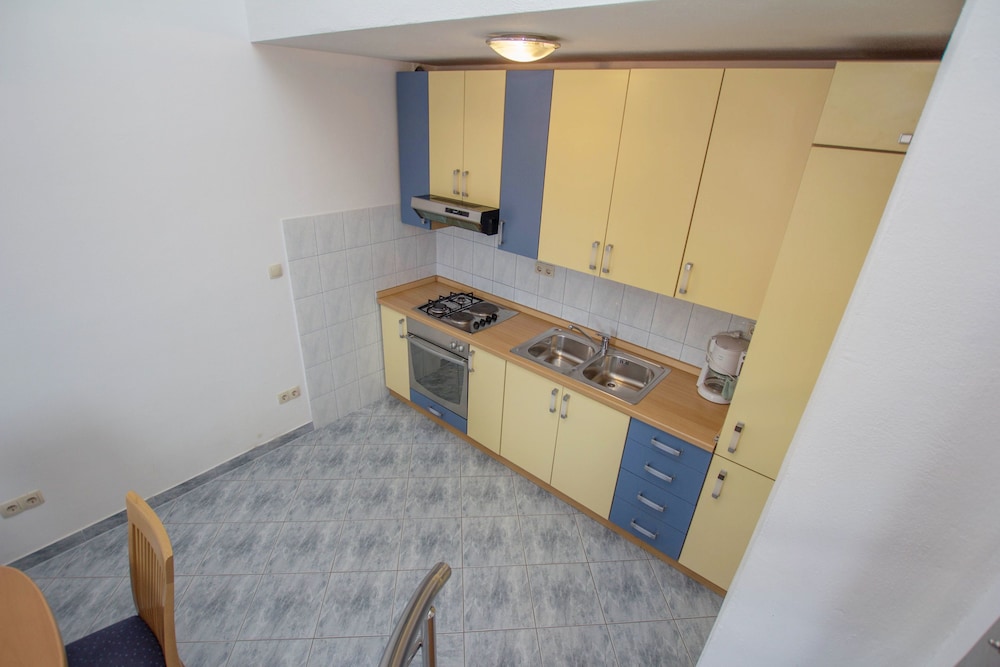 Apartments Vrlika