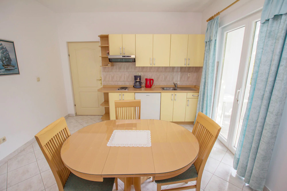 Apartments Vrlika