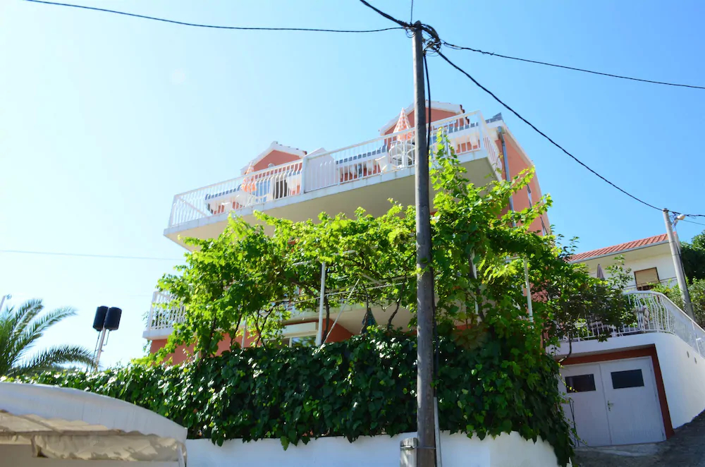 Apartments Zdravka