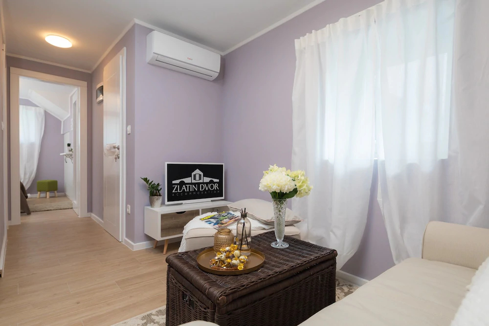 Apartments Zlatin Dvor