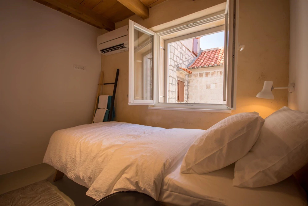 Casa Sepia