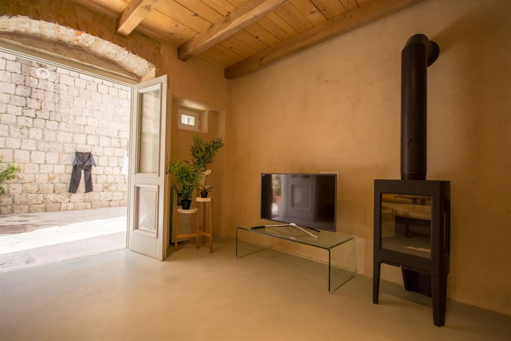 Casa Sepia