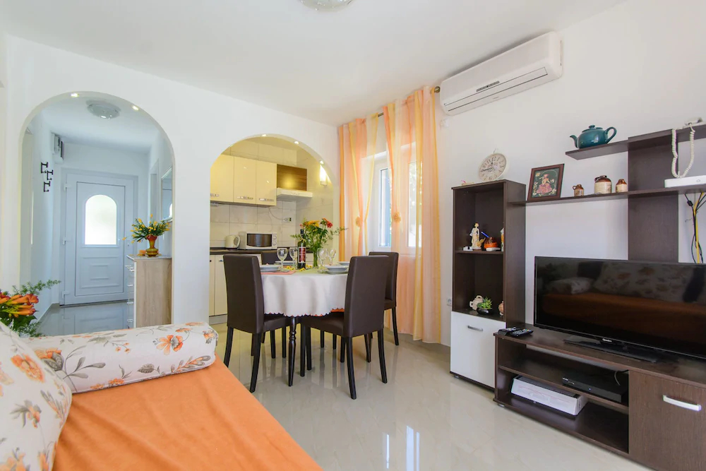 House Mirjana