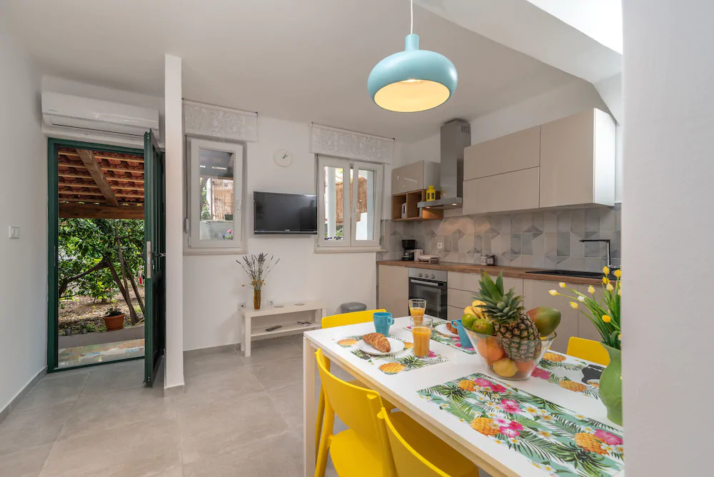 House Polus
