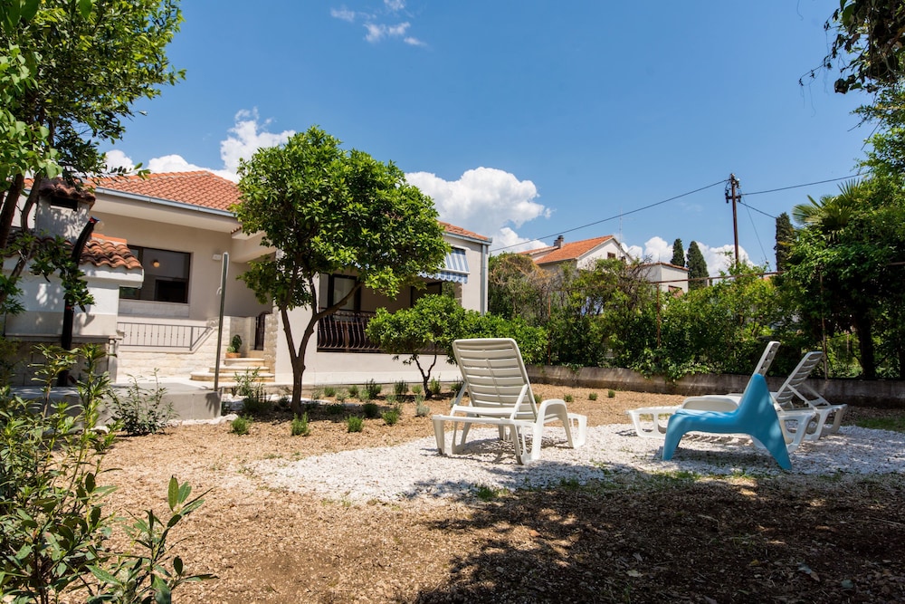 House Ruzmarin