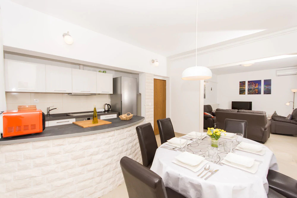 House Ruzmarin
