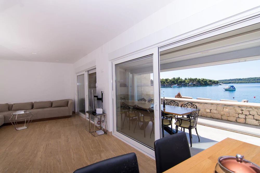 Livingstone Beach House