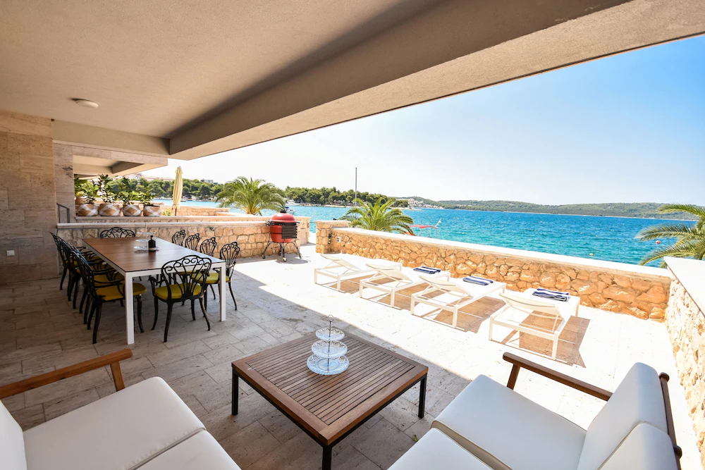 Livingstone Beach House