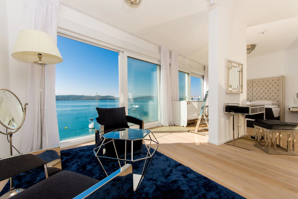 Livingstone Beach House