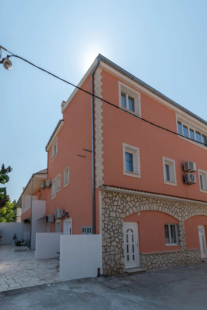 Villa Lux