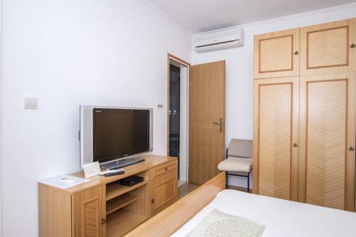 Radovcic Apartments and Rooms
