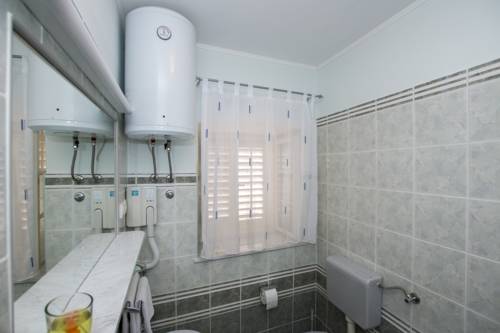 Radovcic Apartments and Rooms