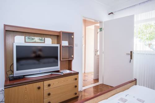 Radovcic Apartments and Rooms