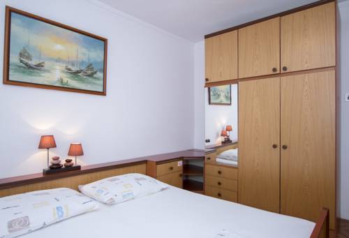 Radovcic Apartments and Rooms