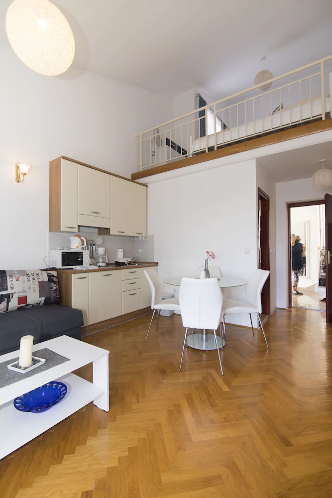 Apartments And Rooms Kapulica
