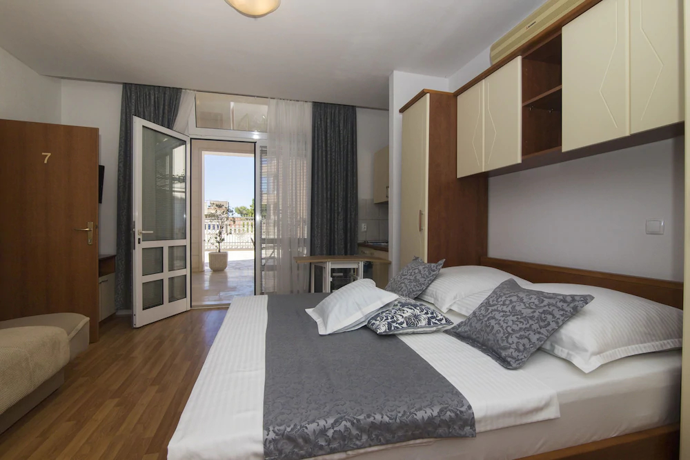 Apartments And Rooms Kapulica