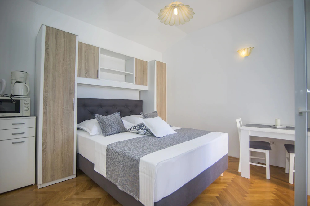 Apartments And Rooms Kapulica