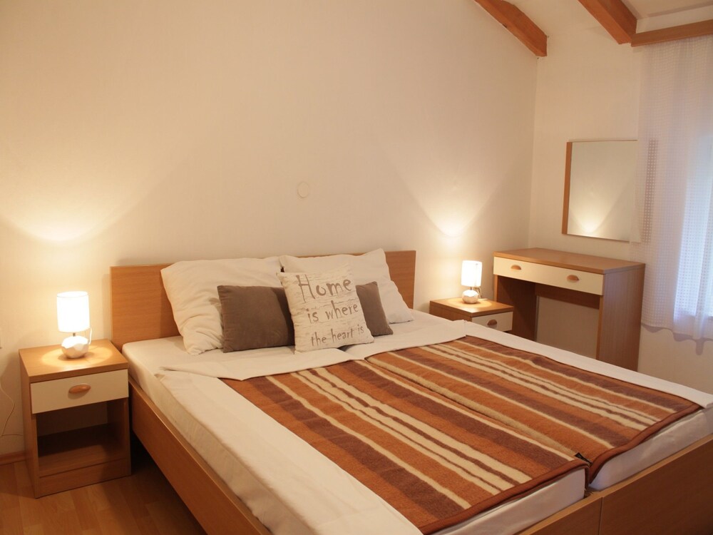 Apartments Neven